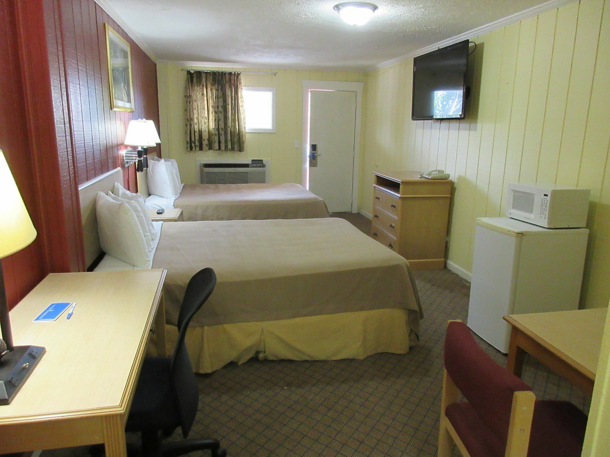 Rodeway Inn *