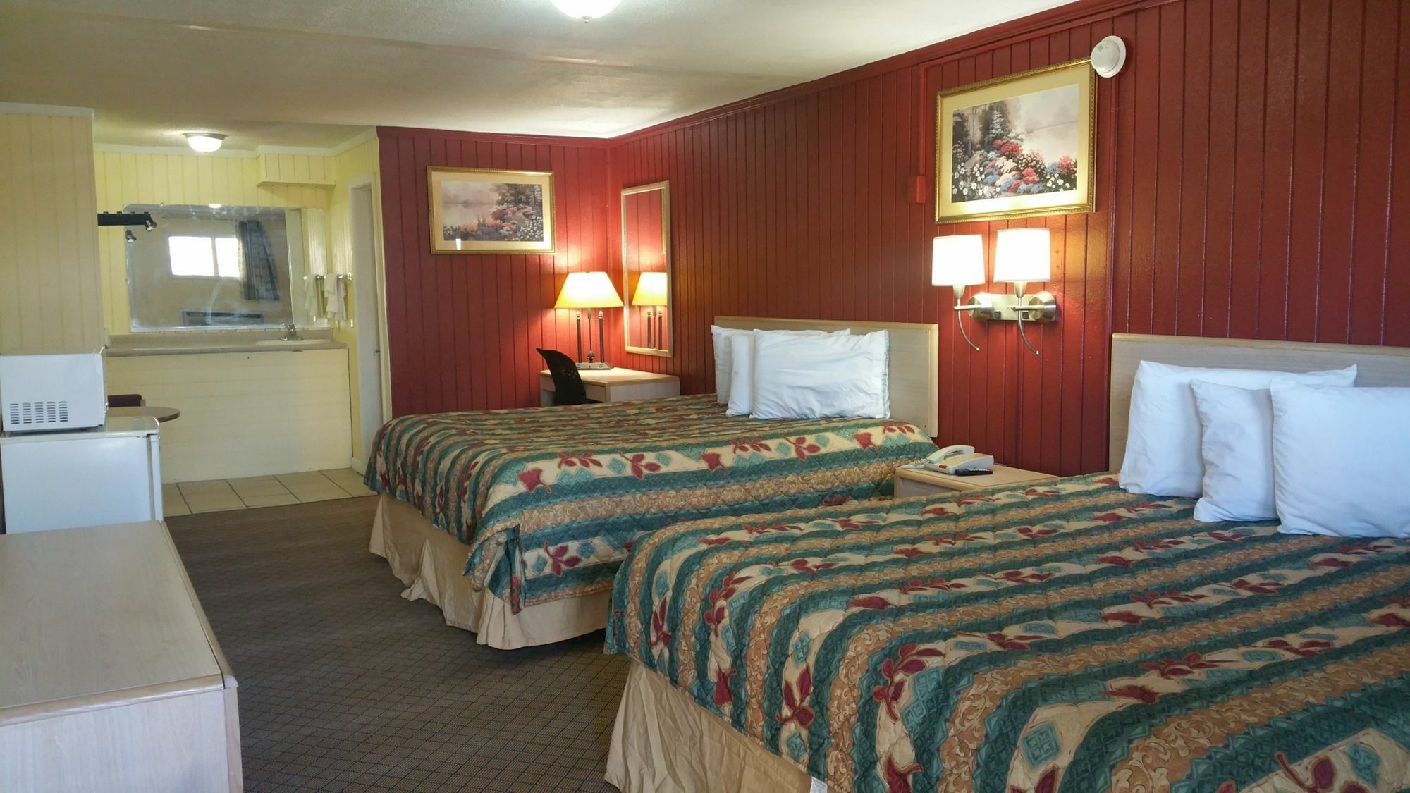 Rodeway Inn *